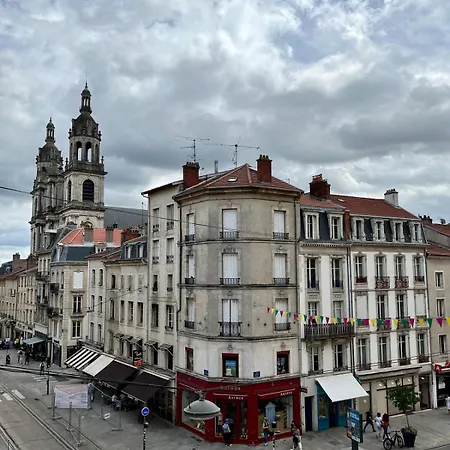 La De L'hyper Centre *